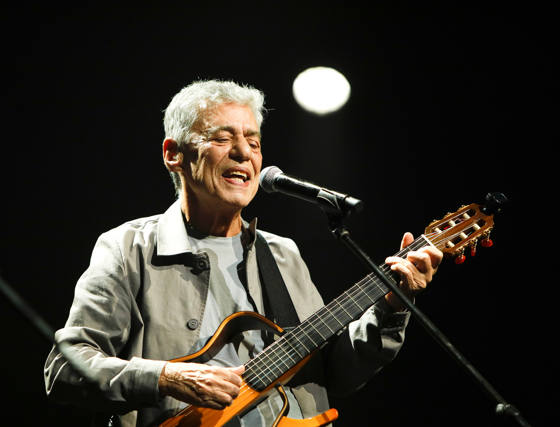 Artist CHICO BUARQUE — MPB