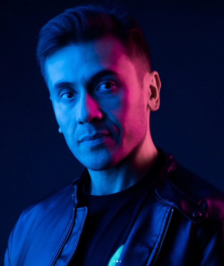Artist EFFE — ELECTRONIC