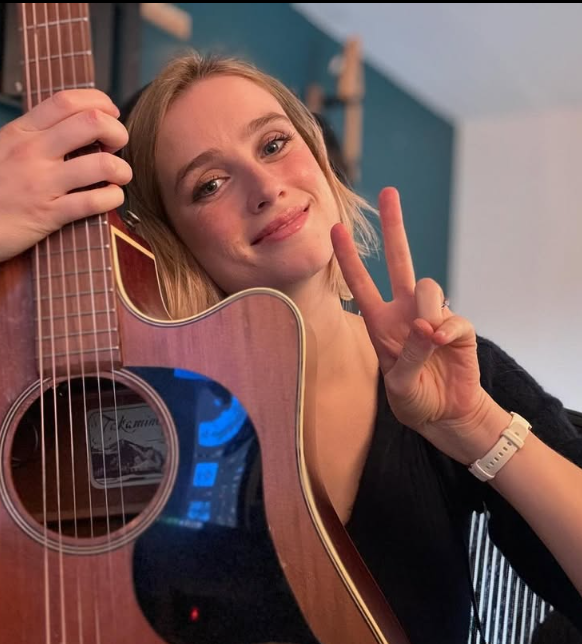 Artist KARINA RAMAGE — SINGER-SONGWRITER